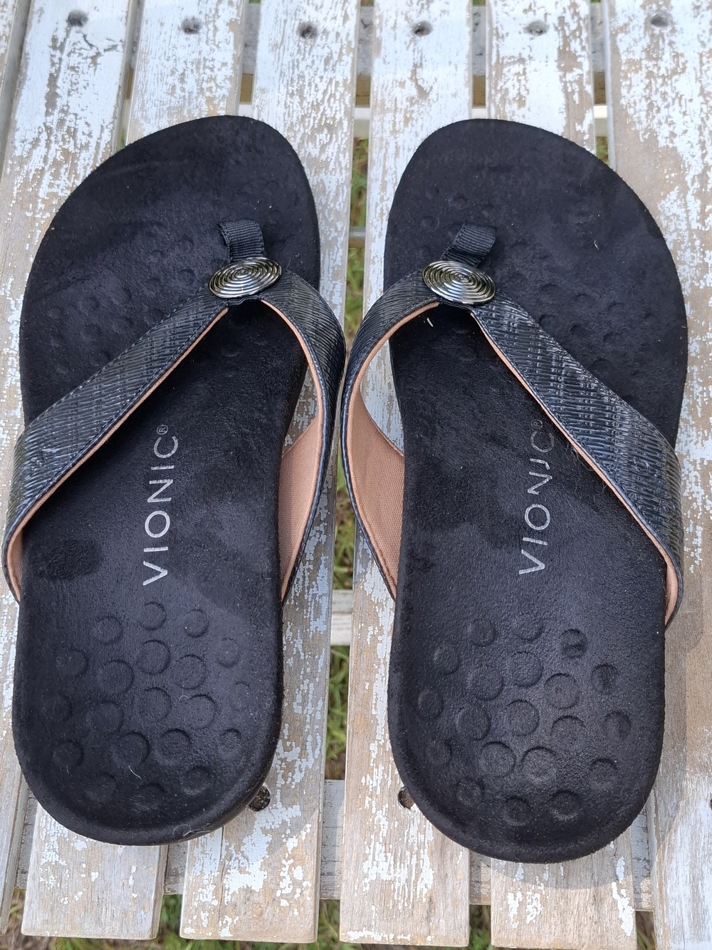 Vionic Black and Brown Women's Supportive Thong Sandals